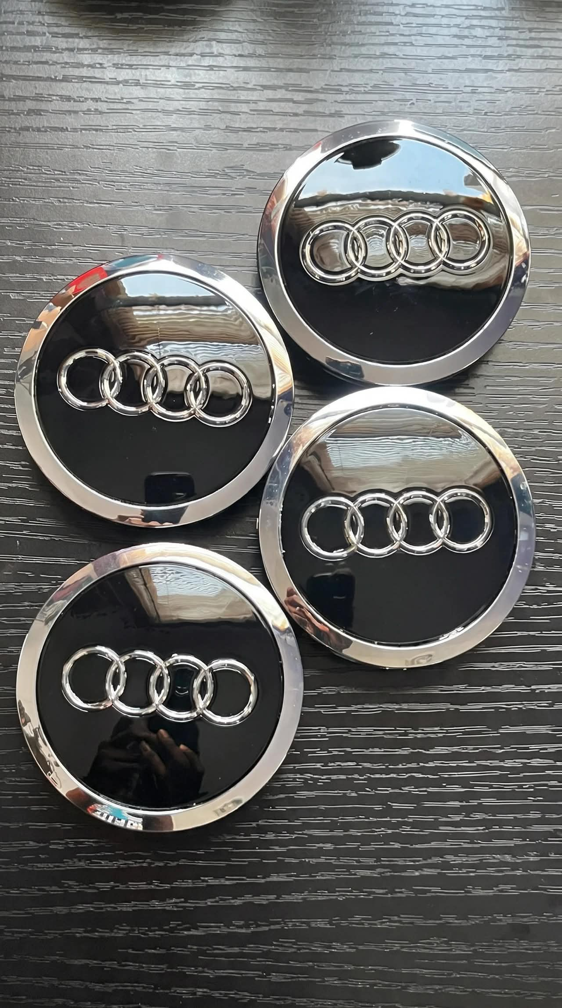 Audi centre caps